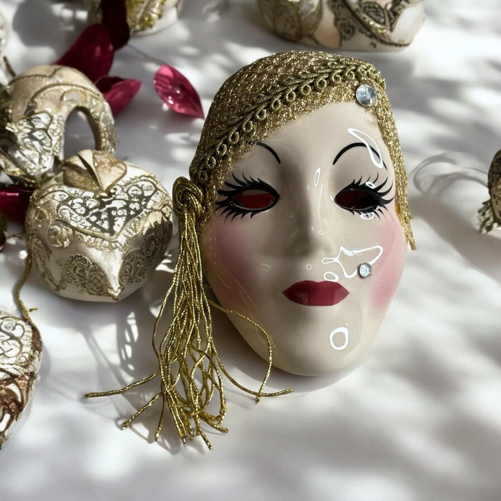 1998 Fancy Faces Signed Ceramic Hand Painted Mini Mask 4”x3” Mardi Gras Krewe